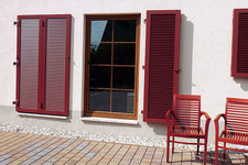 Sprossenfenster mit Fensterkreuz braun