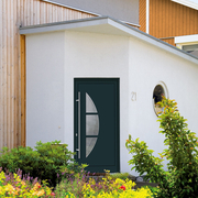 Elegante Haustür mit Glaselement kaufen