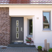 Haustür grau mit grafischen Elementen kaufen