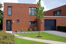 moderne Haustür mit Aluminiumverzierung