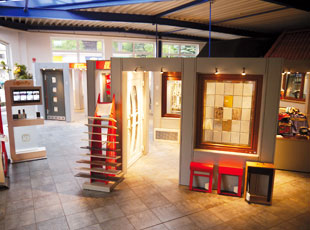 große Fensterausstellung bei KFS Bauelemente in Claußnitz